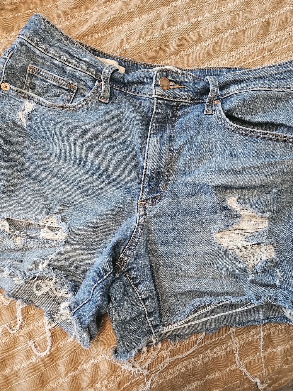 Universal Thread Light Blue Distressed Denim Jean Shorts